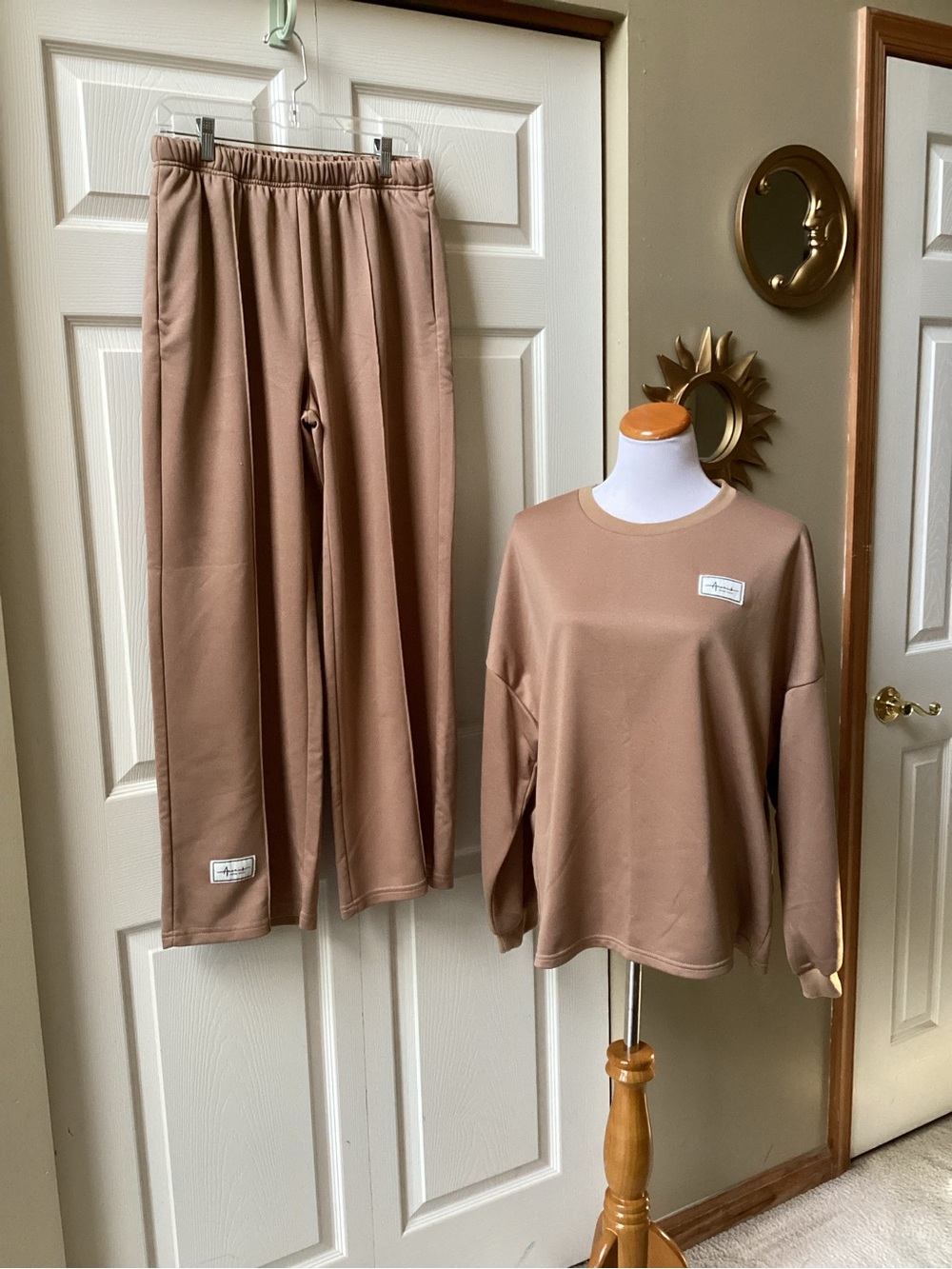 Women's Relaxed Wide-Leg Pants in Taupe